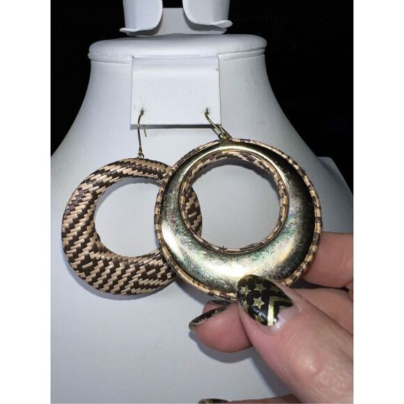 Vintage MCM Raffia Weaved Hoop Dangle Earrings - Picture 4 of 7